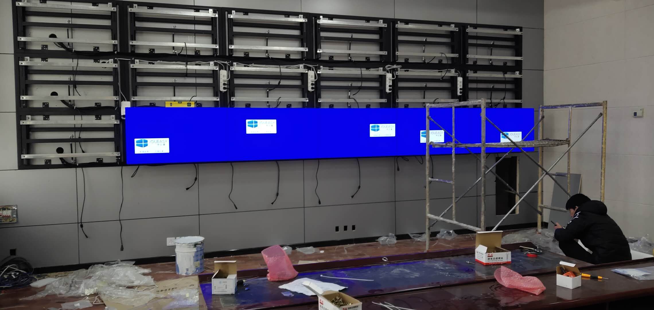 青海河南縣人民政府46寸液晶拼接效果圖 青海河南縣人民政府46寸液晶拼接效果圖